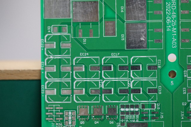 PCB加工過程中鉆孔不透的原因有哪些？PCB加工過程中鉆孔不透的原因