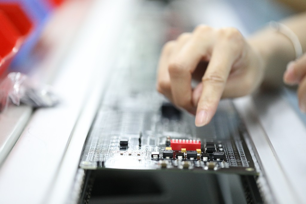 DIP插件加工在PCBA代工中有什么作用？DIP插件加工的不